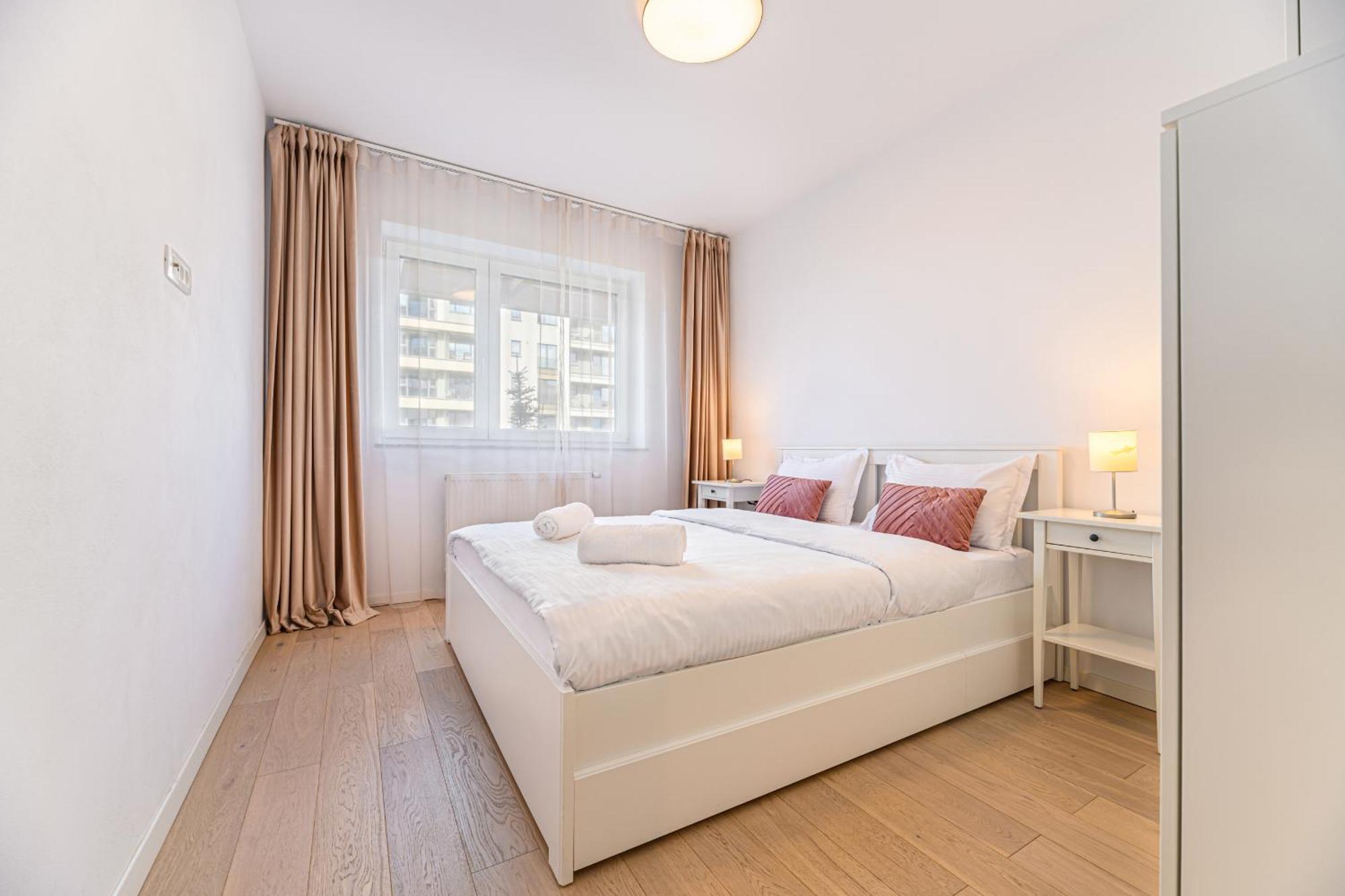 Jad - Luxury 3 Rooms & 2 Rooms Apartments In Kasper, Near Coresi Mall Brasov Ngoại thất bức ảnh