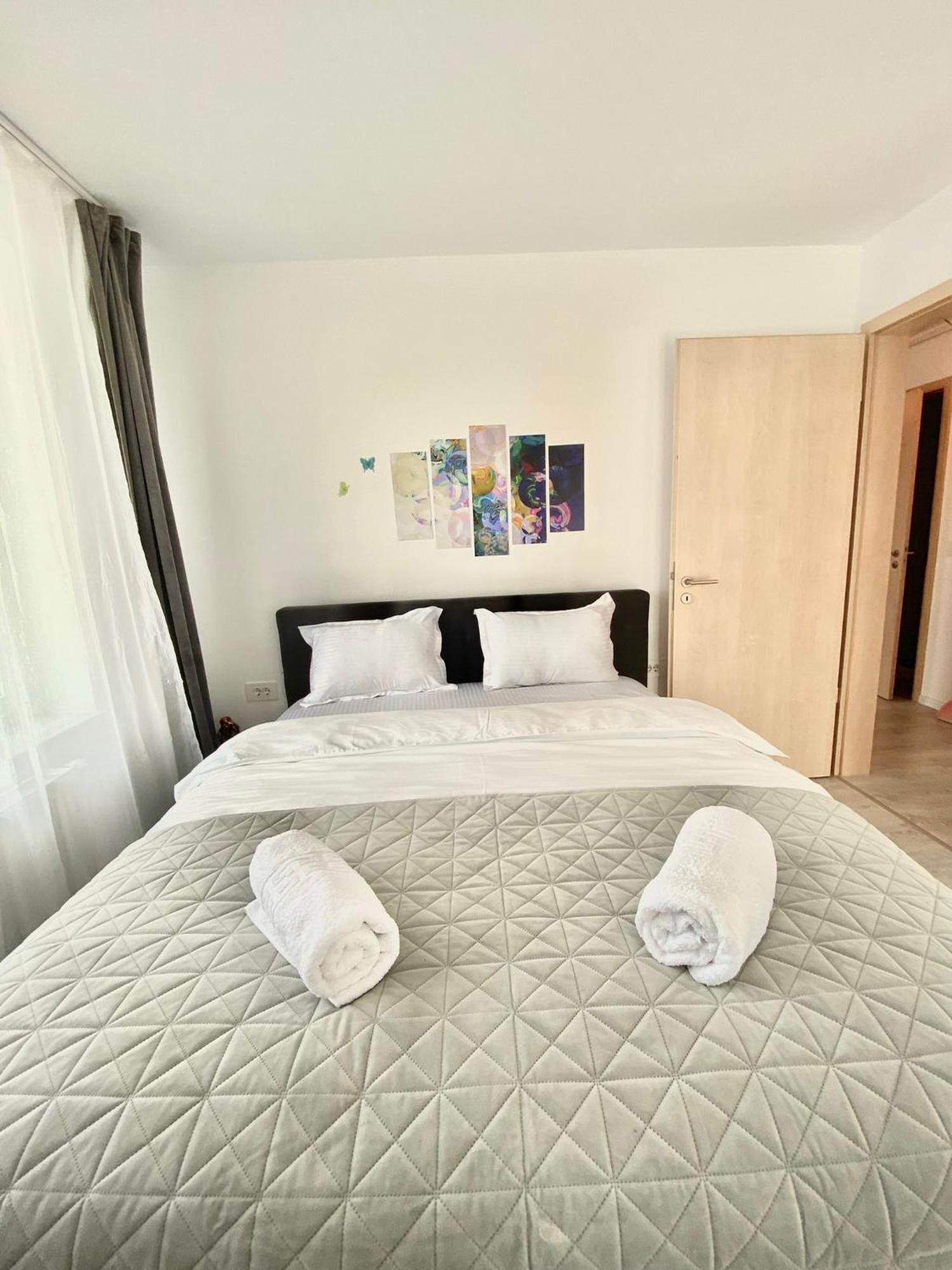 Jad - Luxury 3 Rooms & 2 Rooms Apartments In Kasper, Near Coresi Mall Brasov Ngoại thất bức ảnh