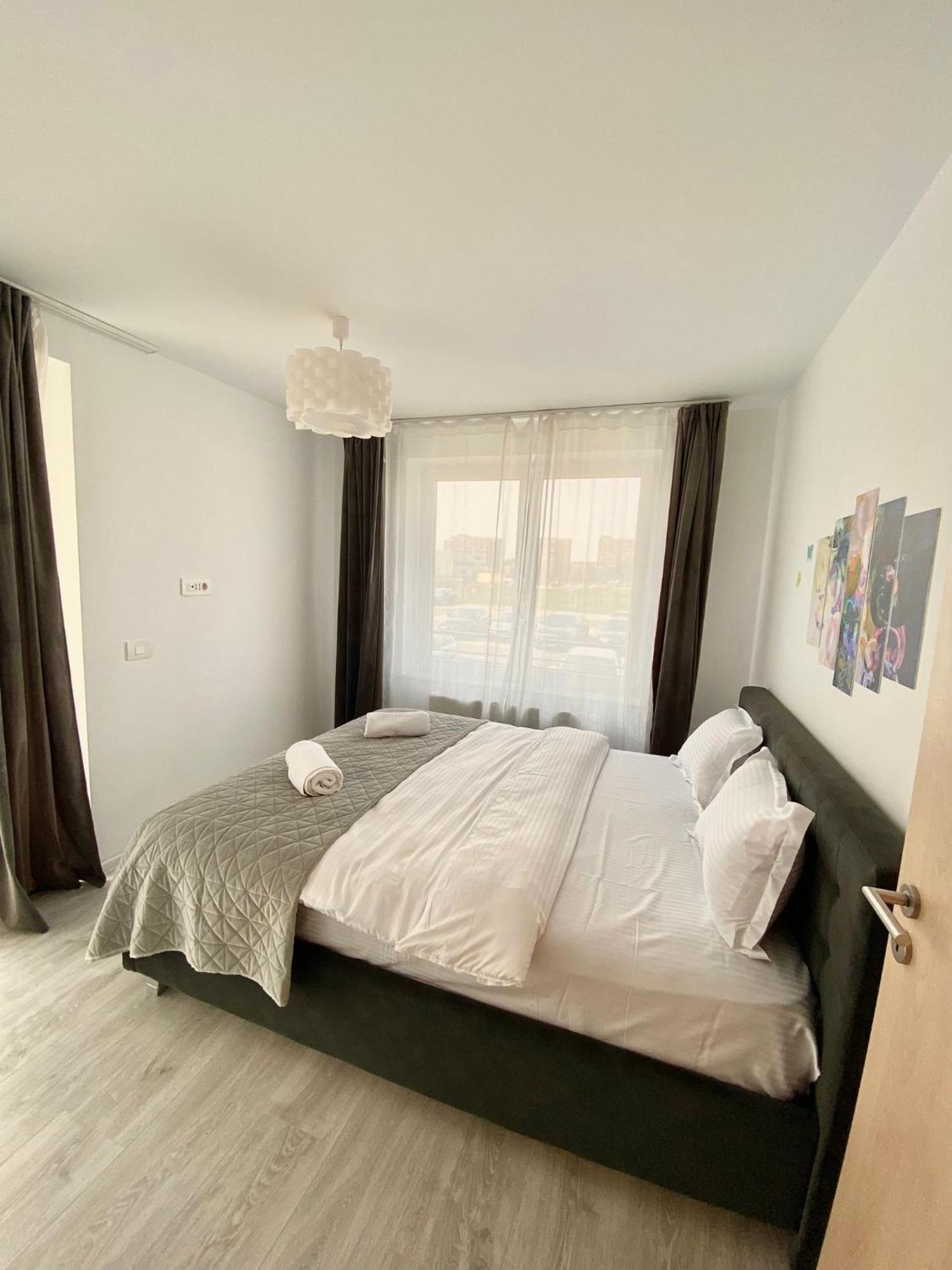 Jad - Luxury 3 Rooms & 2 Rooms Apartments In Kasper, Near Coresi Mall Brasov Ngoại thất bức ảnh