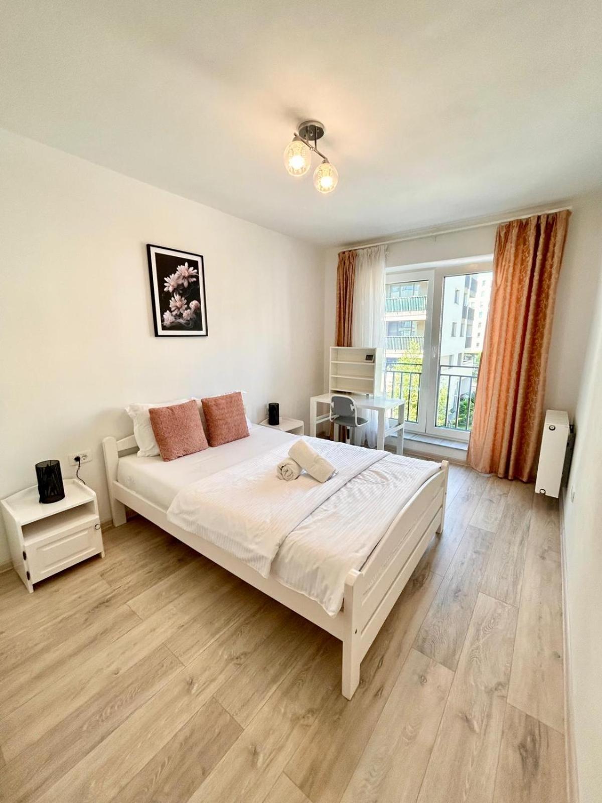 Jad - Luxury 3 Rooms & 2 Rooms Apartments In Kasper, Near Coresi Mall Brasov Ngoại thất bức ảnh