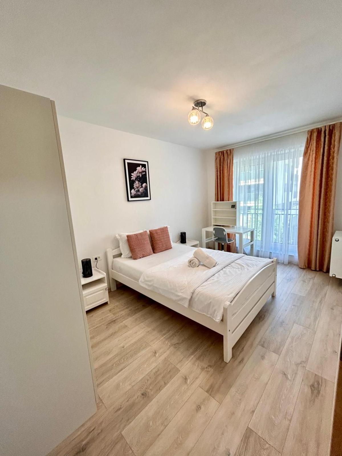 Jad - Luxury 3 Rooms & 2 Rooms Apartments In Kasper, Near Coresi Mall Brasov Ngoại thất bức ảnh