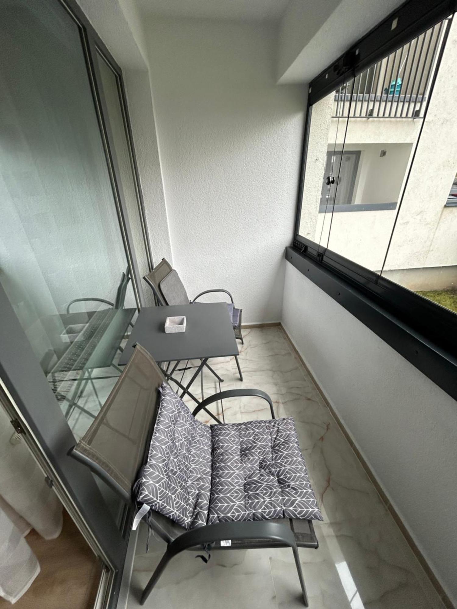 Jad - Luxury 3 Rooms & 2 Rooms Apartments In Kasper, Near Coresi Mall Brasov Ngoại thất bức ảnh
