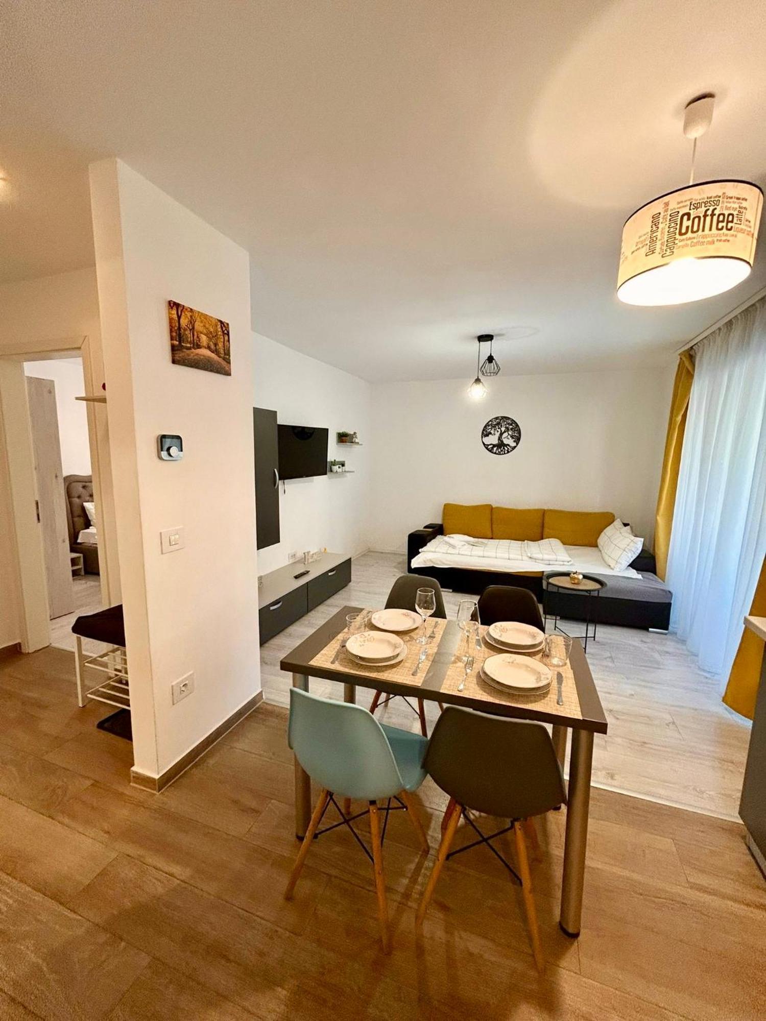 Jad - Luxury 3 Rooms & 2 Rooms Apartments In Kasper, Near Coresi Mall Brasov Ngoại thất bức ảnh