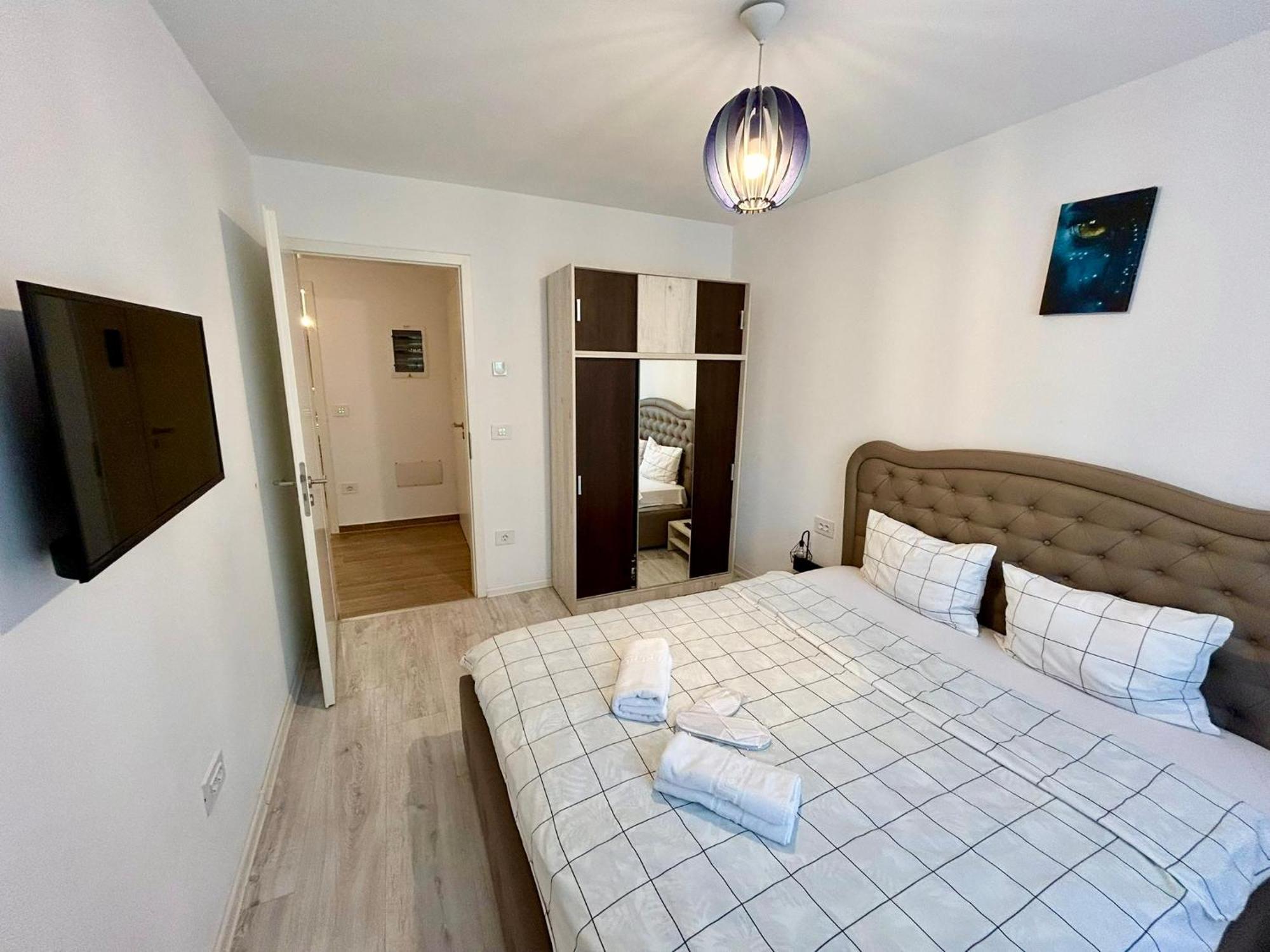 Jad - Luxury 3 Rooms & 2 Rooms Apartments In Kasper, Near Coresi Mall Brasov Ngoại thất bức ảnh