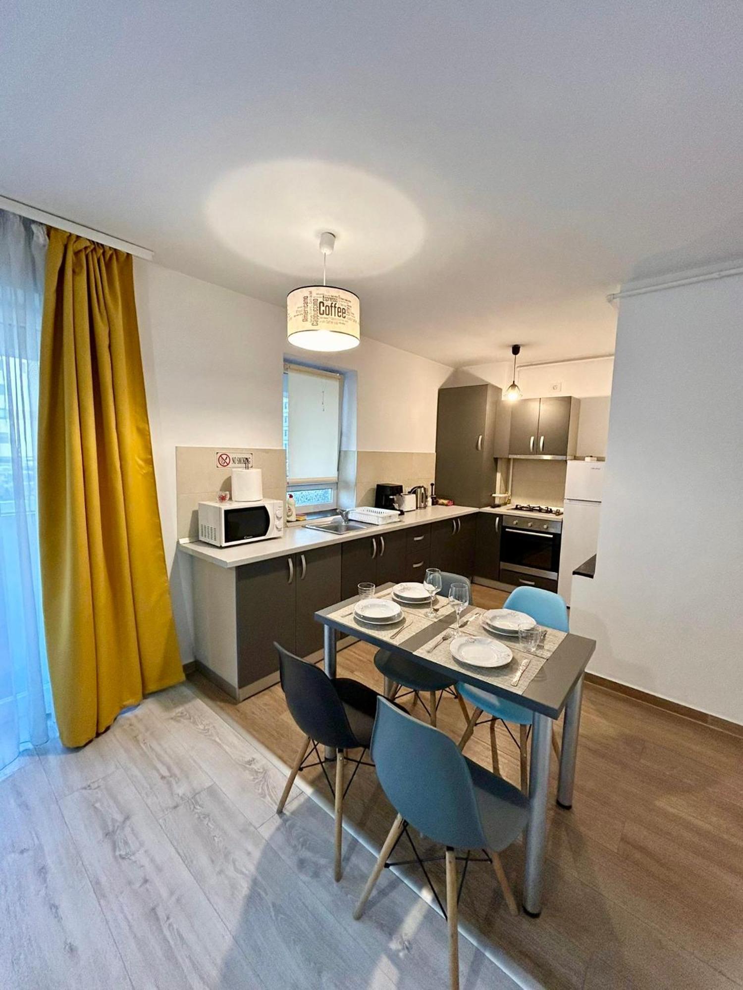 Jad - Luxury 3 Rooms & 2 Rooms Apartments In Kasper, Near Coresi Mall Brasov Ngoại thất bức ảnh