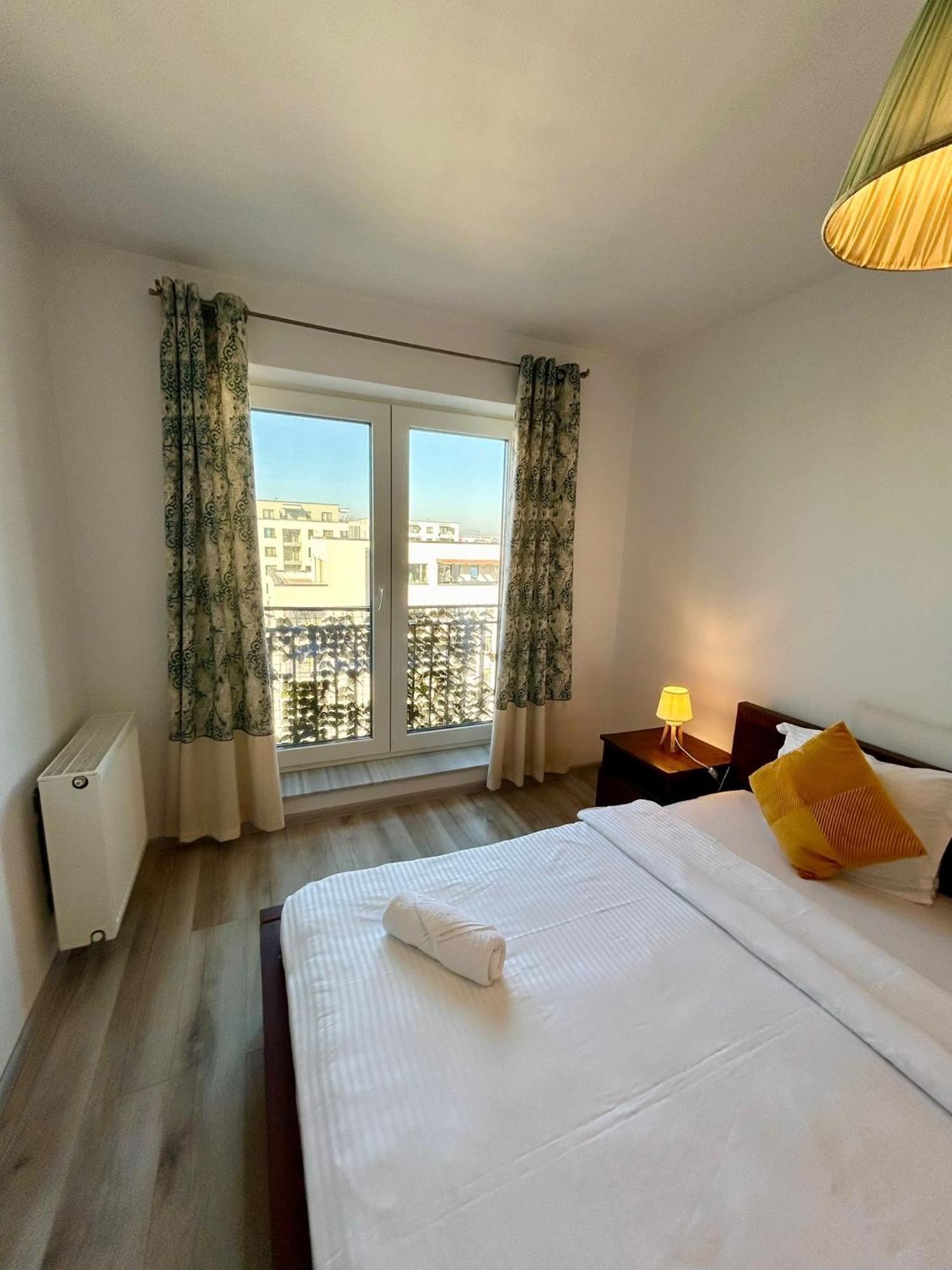 Jad - Luxury 3 Rooms & 2 Rooms Apartments In Kasper, Near Coresi Mall Brasov Ngoại thất bức ảnh